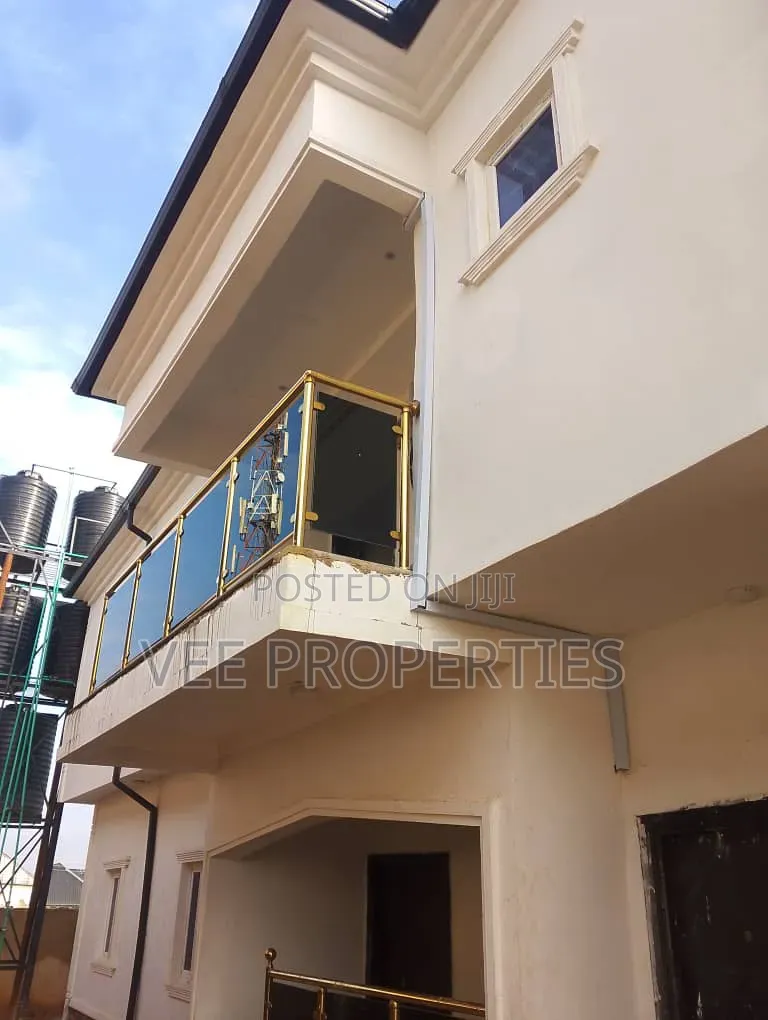 2bdrm Block of Flats in Benin City for rent