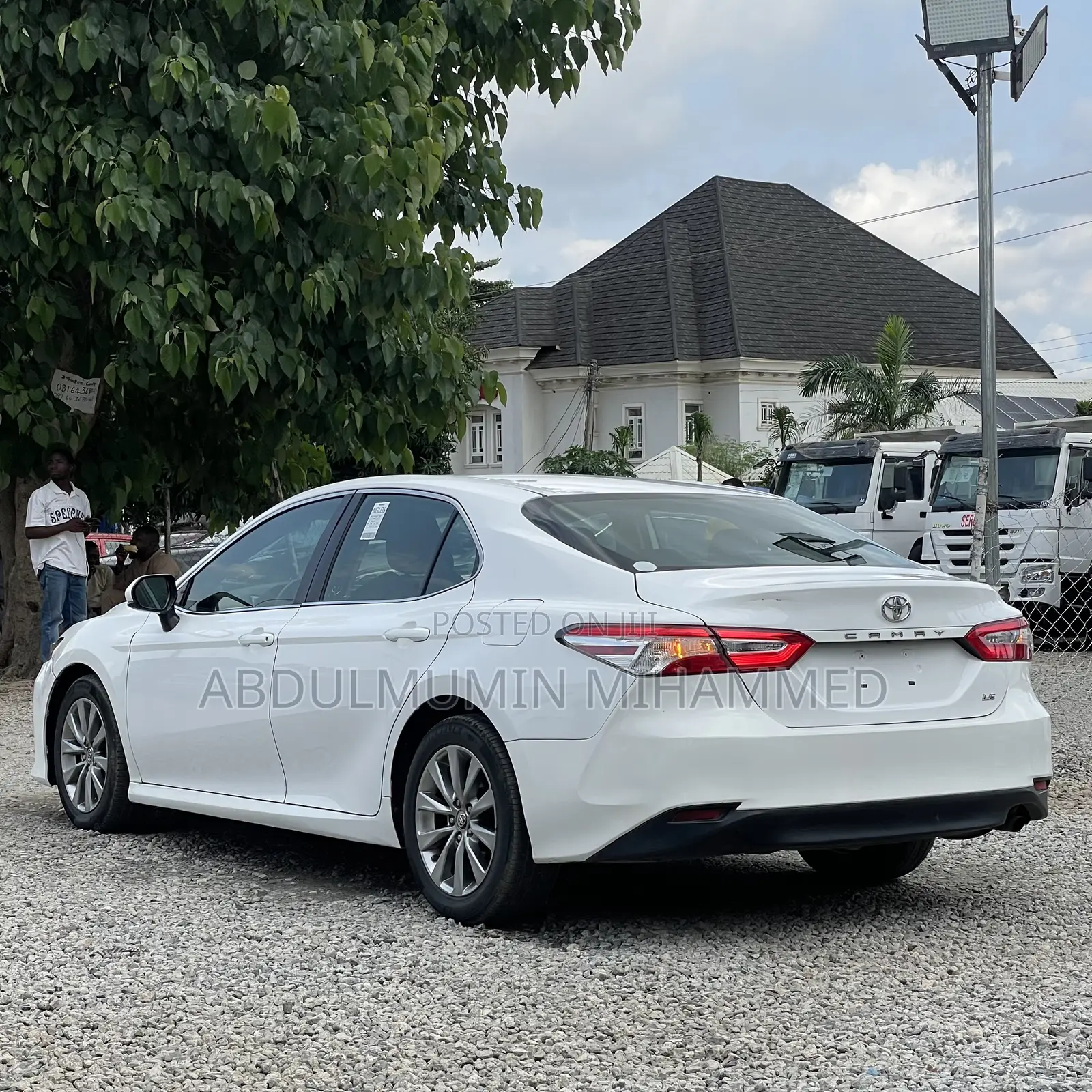 Toyota Camry LE FWD (2.5L 4cyl 8AM) 2018 White