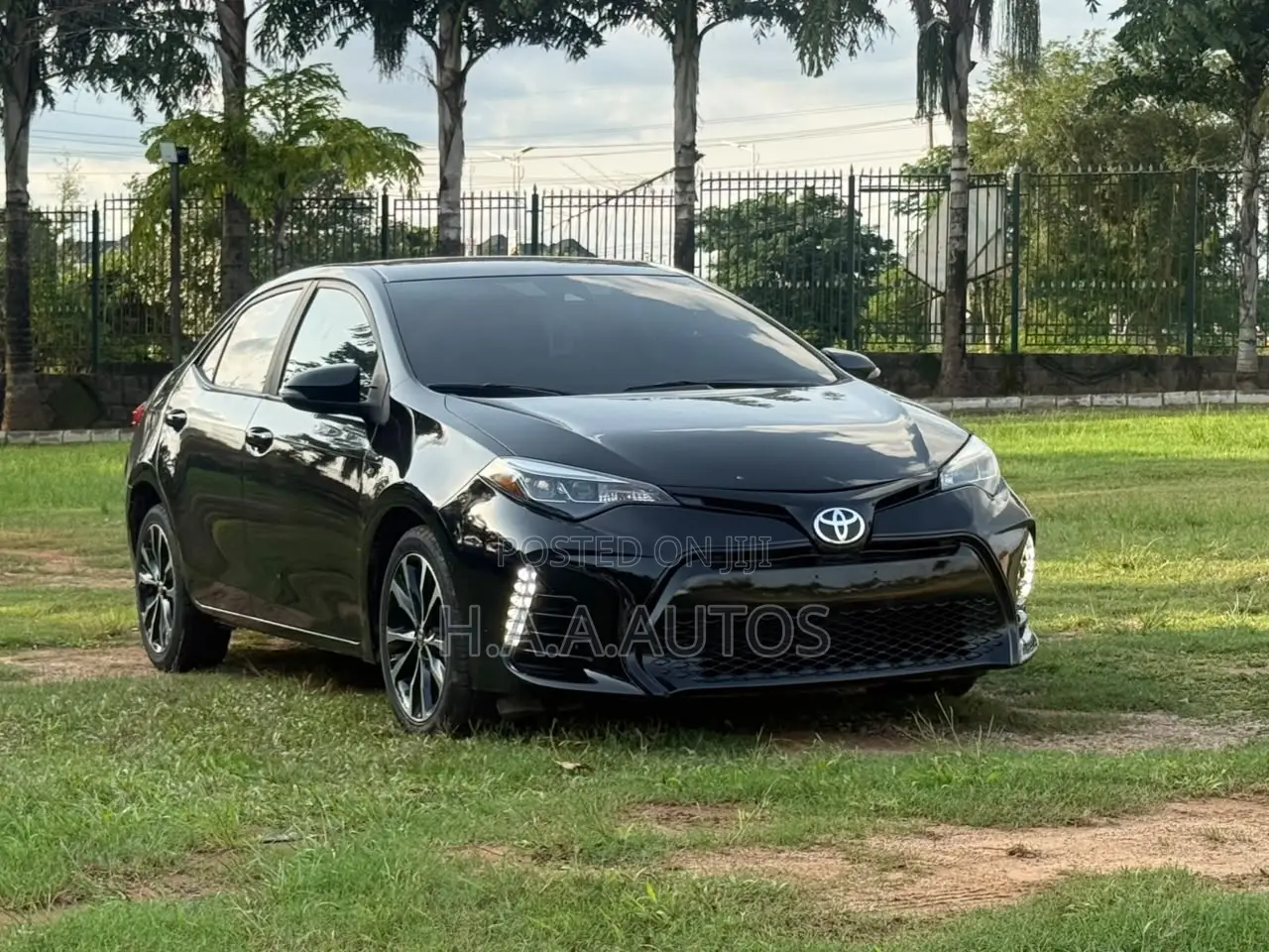 Toyota Corolla SE 4dr Sedan (1.8L 4cyl CVT) 2017 Black