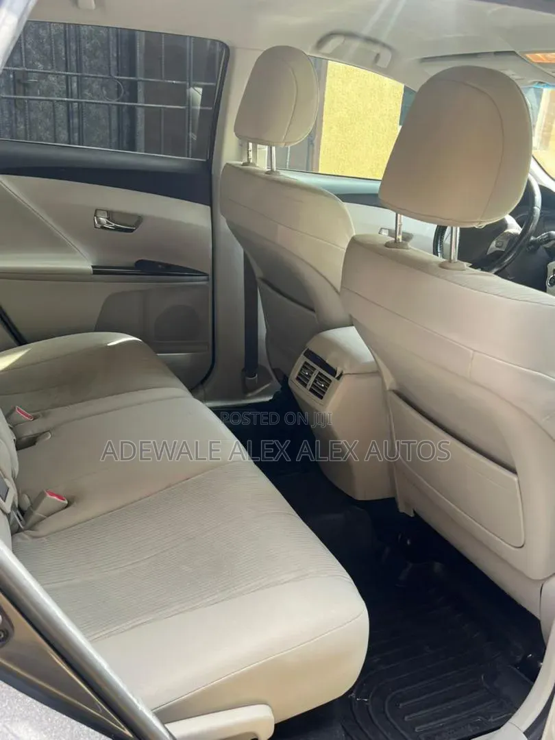 Toyota Venza 2011 Gray