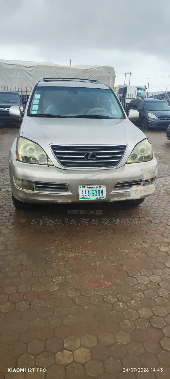 Lexus GX 470 2004 Gold