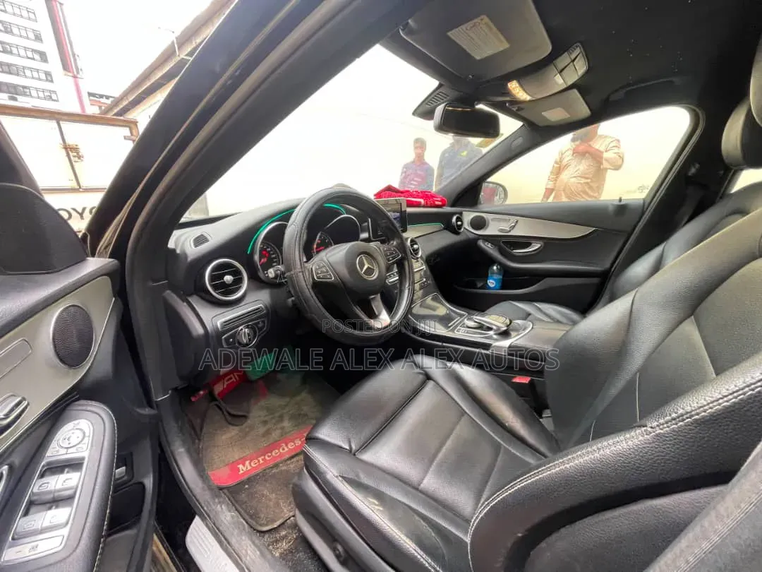 Mercedes-Benz C300 2015 Black