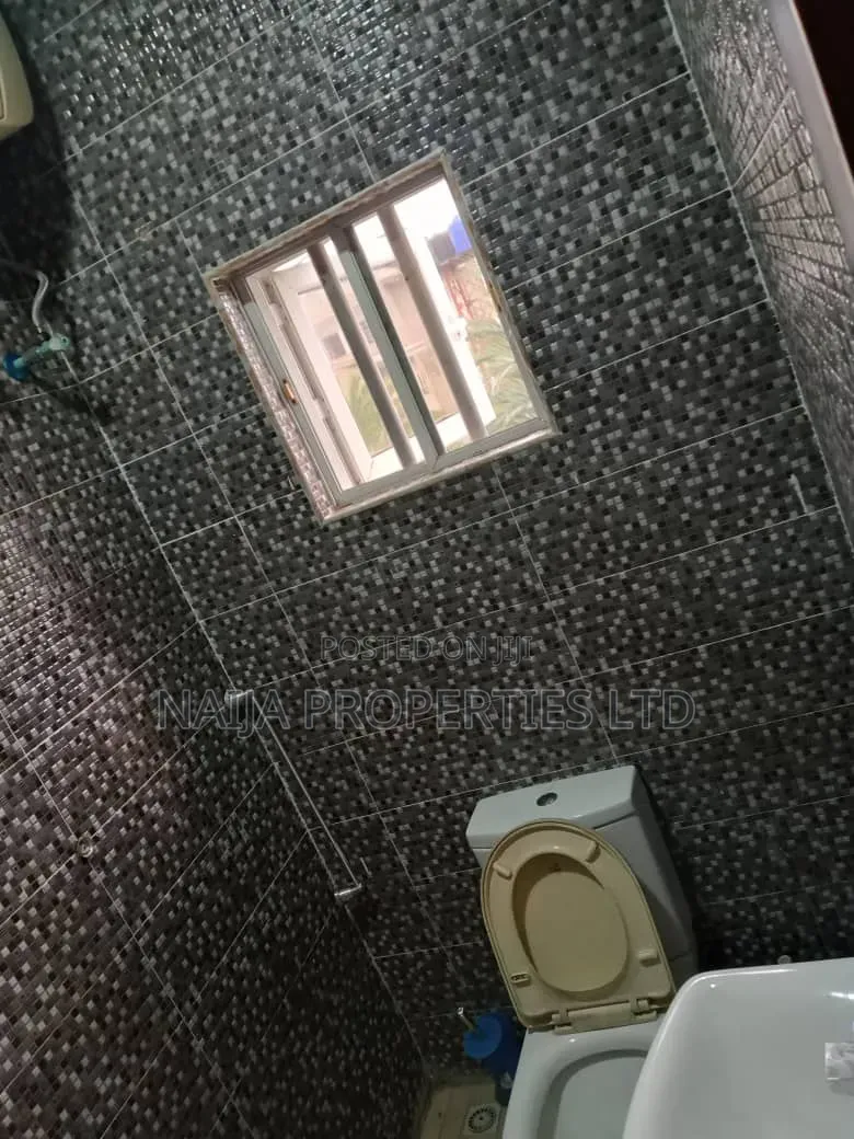 1bdrm Shared Apartment in Agungi for rent