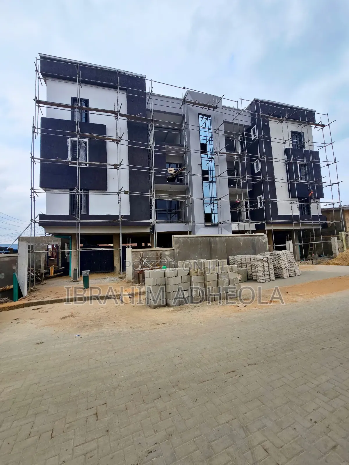 3bdrm Apartment in Gbagada, Pedro for sale