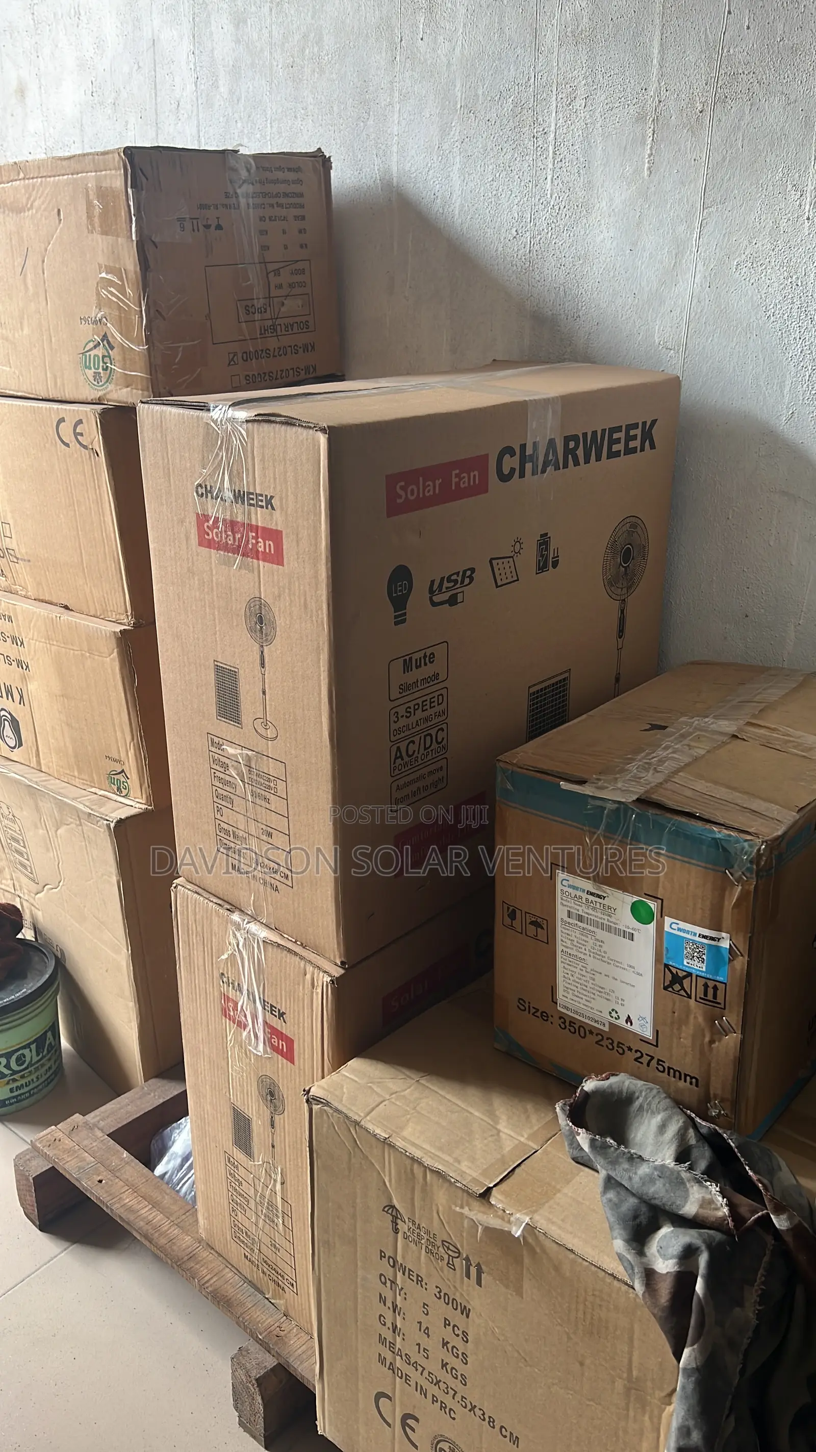 16inches Charweek Solar Rechargeable Fan