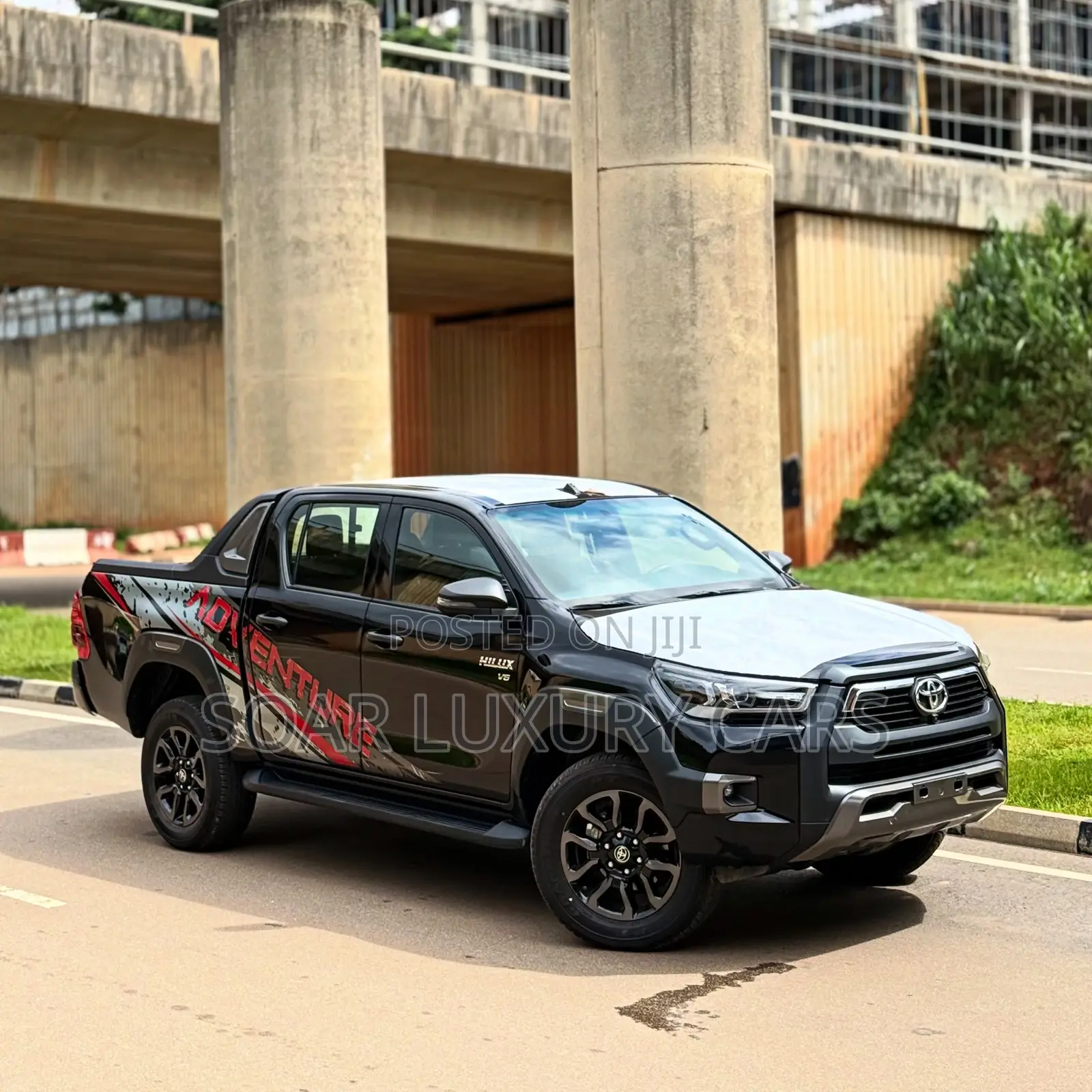 New Toyota Hilux 2025 Black