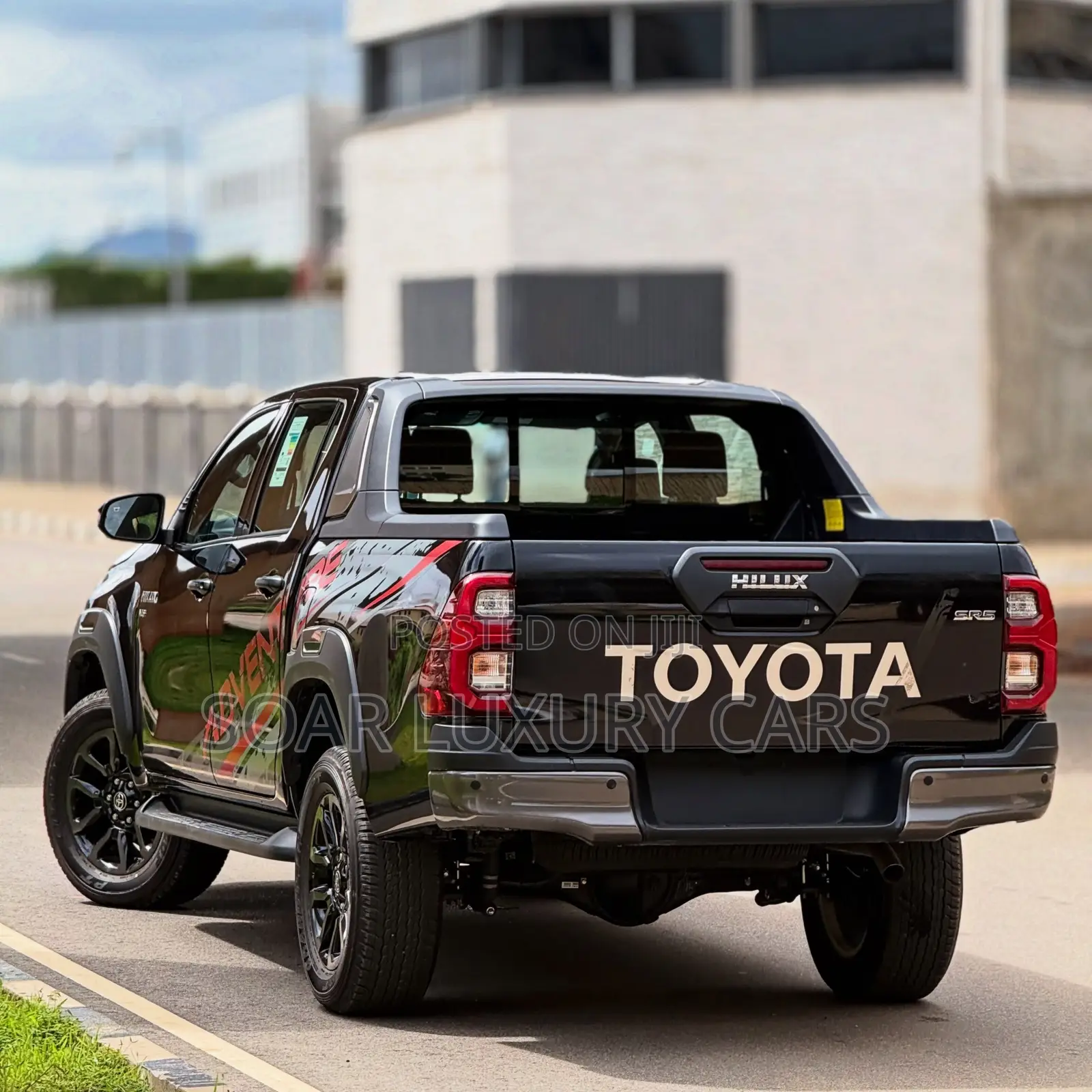 New Toyota Hilux 2025 Black