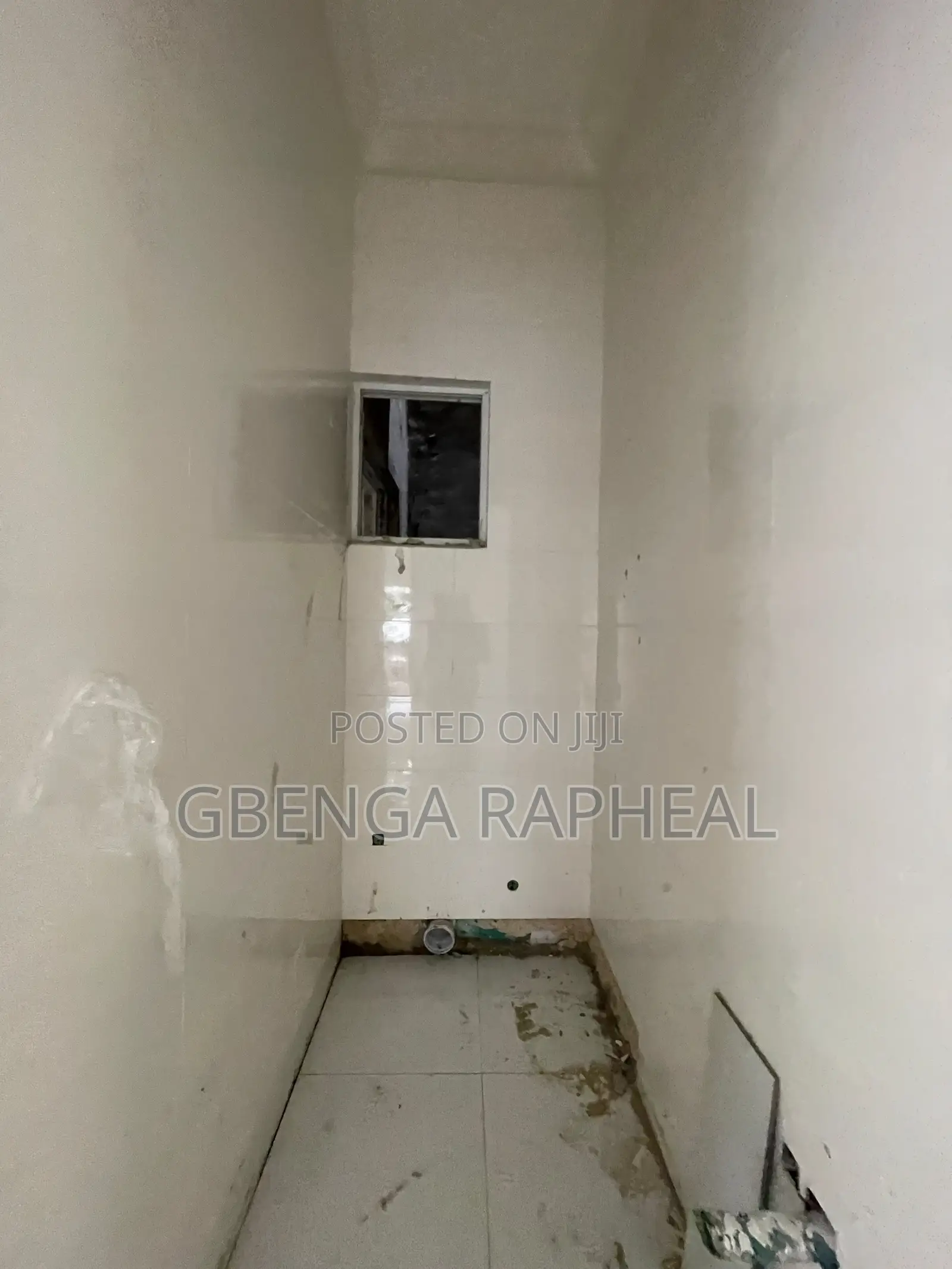 3bdrm Block of Flats in Chevron, Lekki for sale