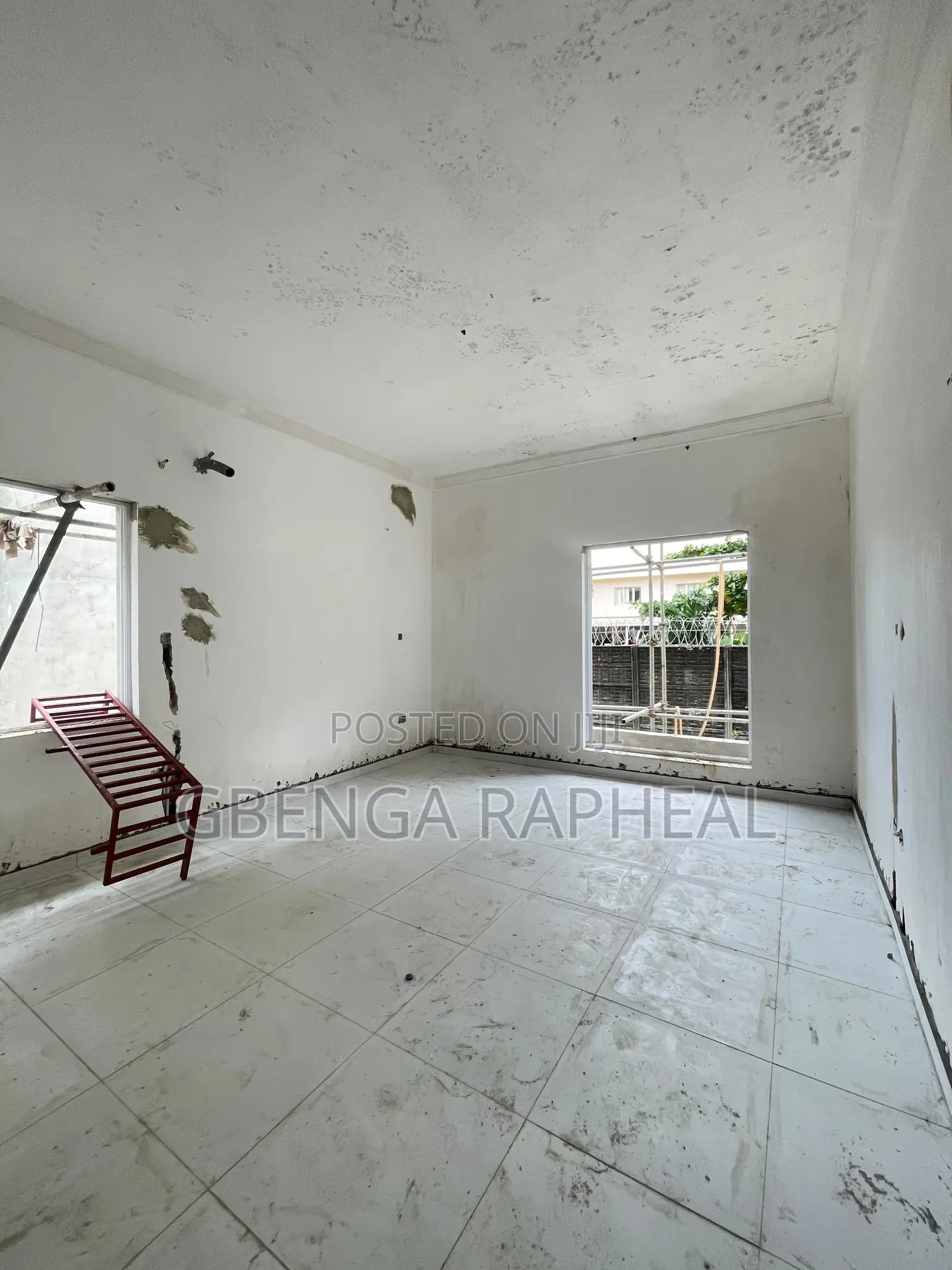 3bdrm Block of Flats in Chevron, Lekki for sale