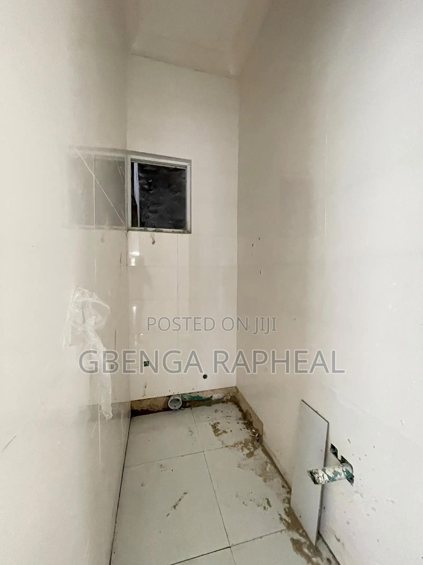 3bdrm Block of Flats in Chevron, Lekki for sale