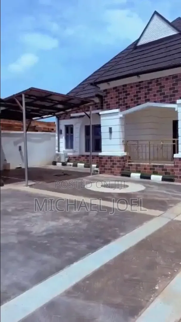 Furnished 3bdrm Bungalow in Auchi for sale