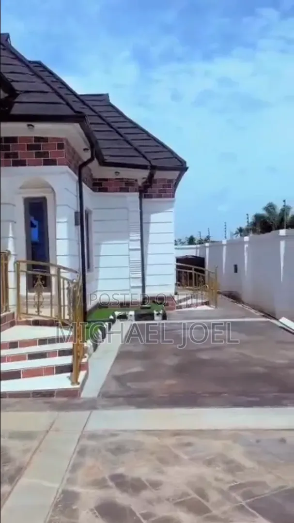 Furnished 3bdrm Bungalow in Auchi for sale