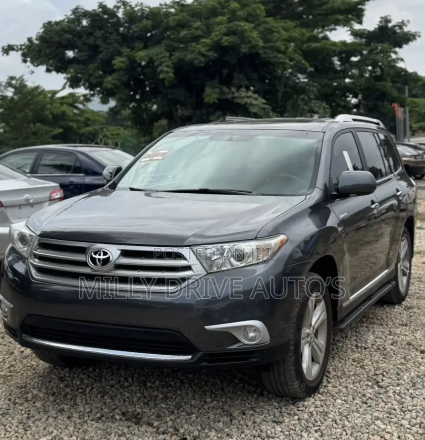 Toyota Highlander Limited 2012 Gray
