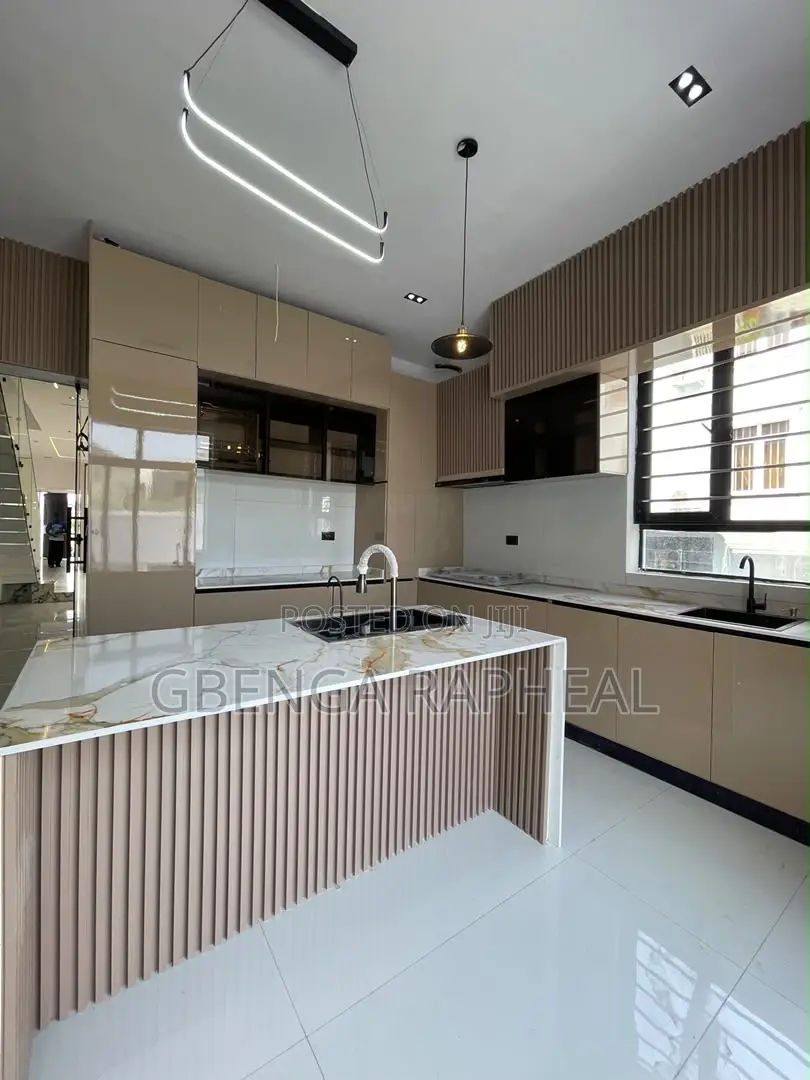 5bdrm Duplex in Ajah for sale