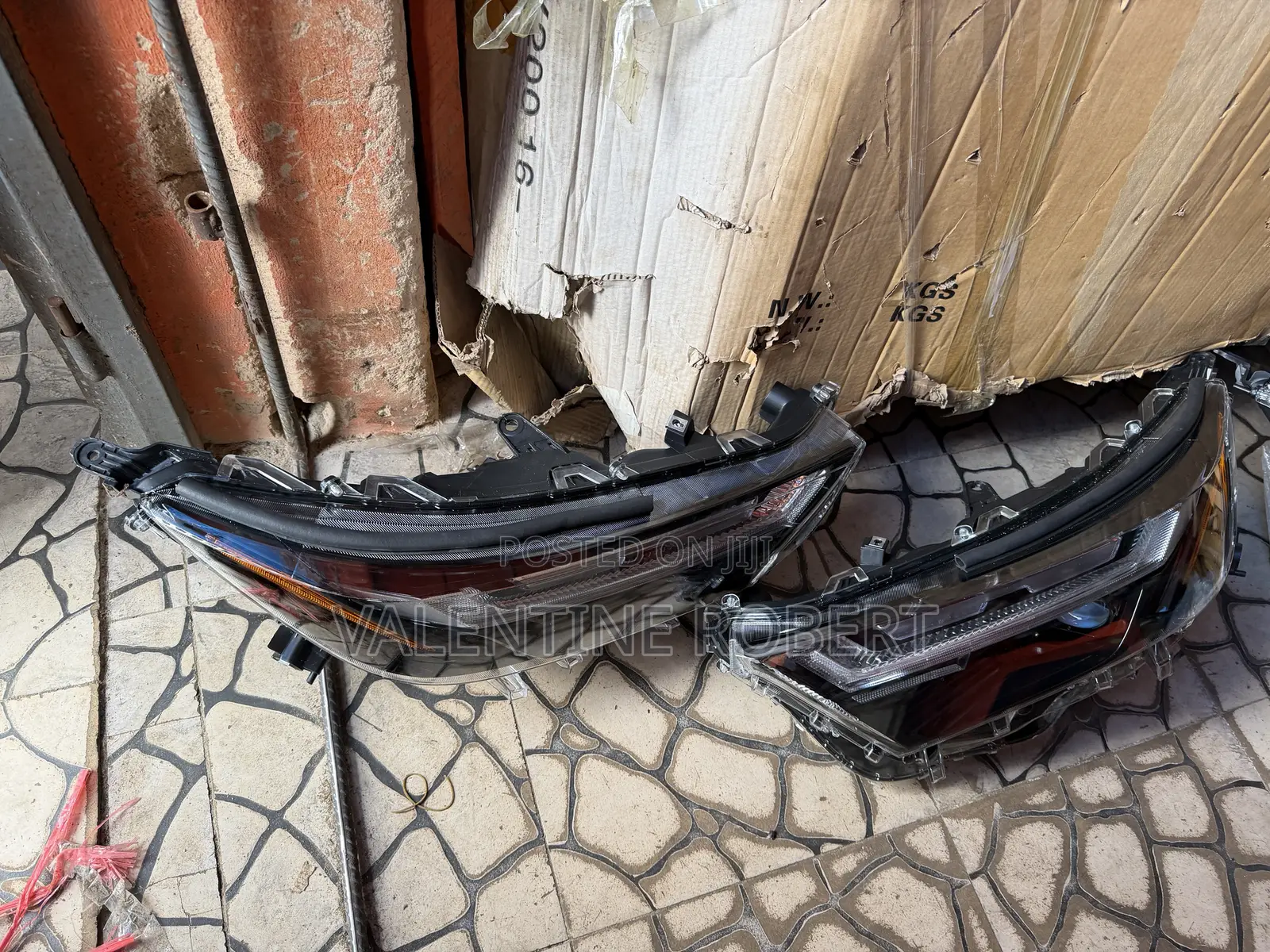Headlamp Toyota RAV4 2023