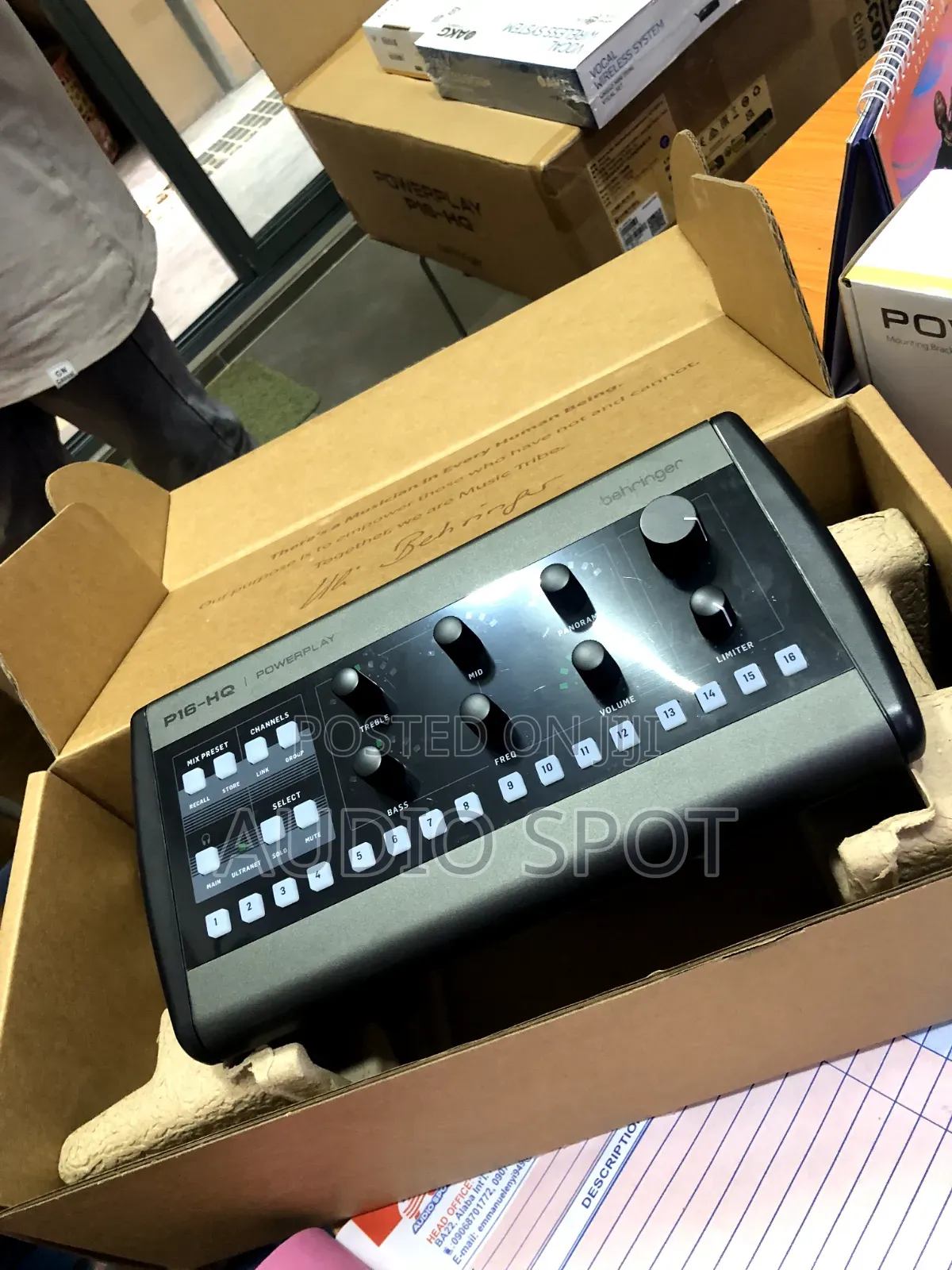 BEHRINGER P16-Hq Powerplay 16 Channels Personal Monitoring Mixer