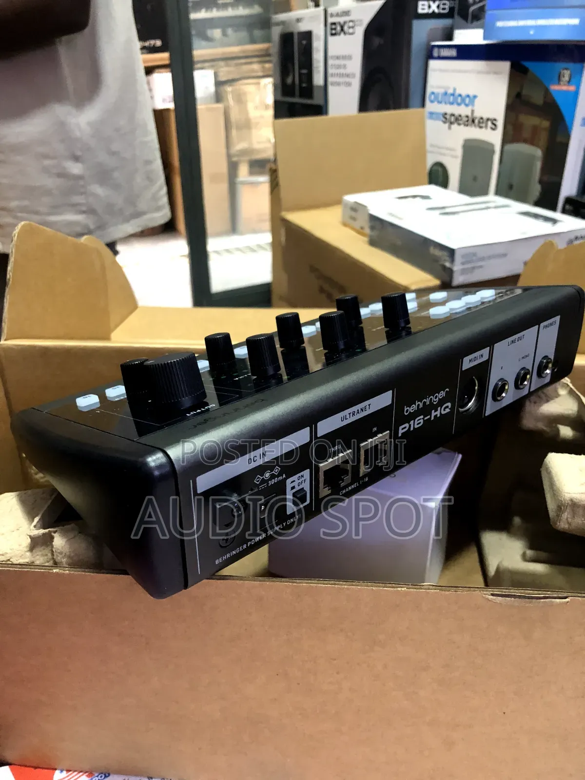 BEHRINGER P16-Hq Powerplay 16 Channels Personal Monitoring Mixer