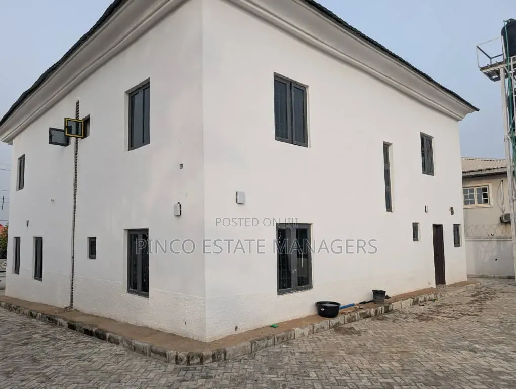 5bdrm Duplex in Efab City Estate, Life Camp for sale