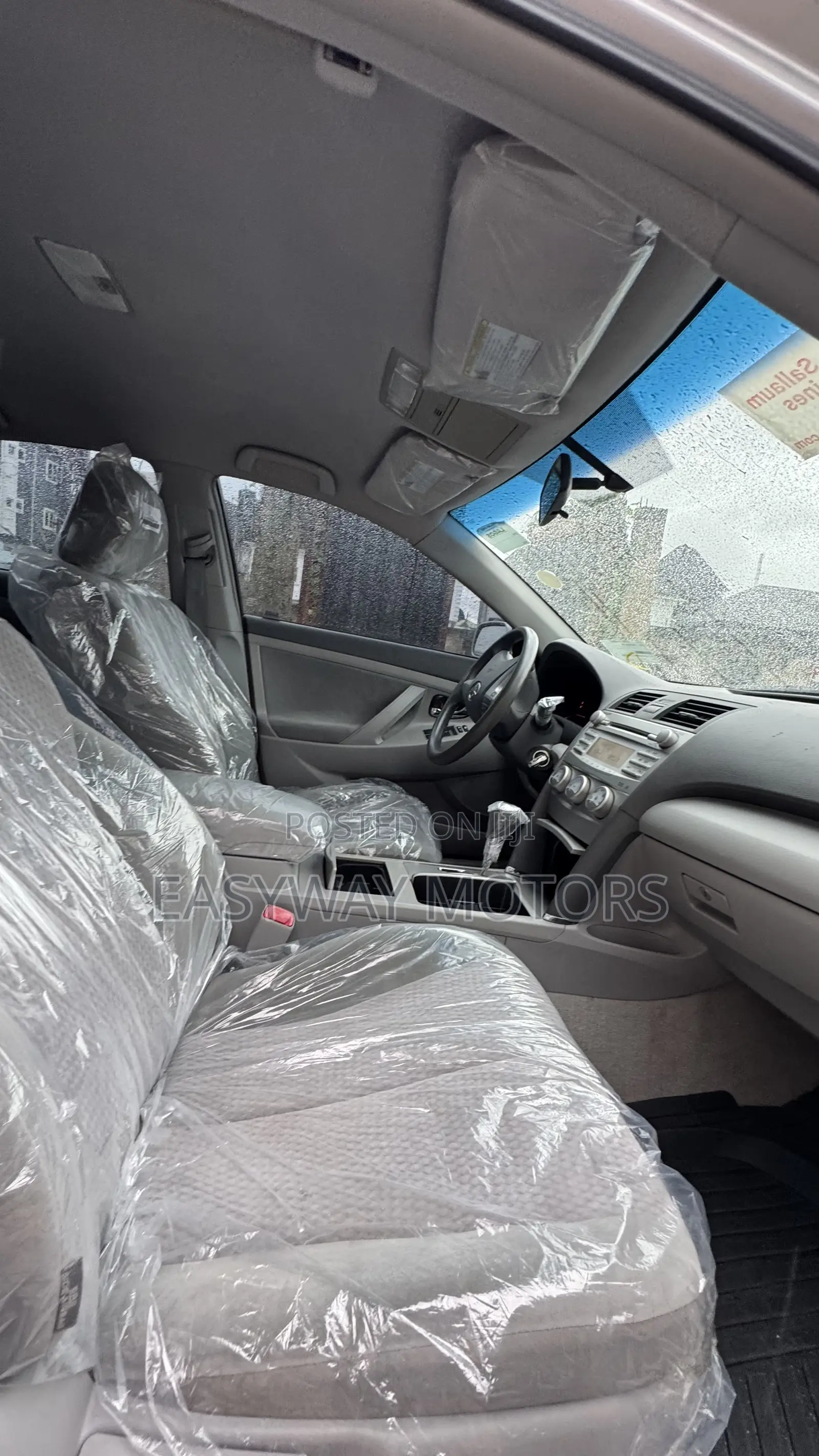Toyota Camry LE 4dr Sedan (2.5L 4cyl 6AM) 2010 Silver