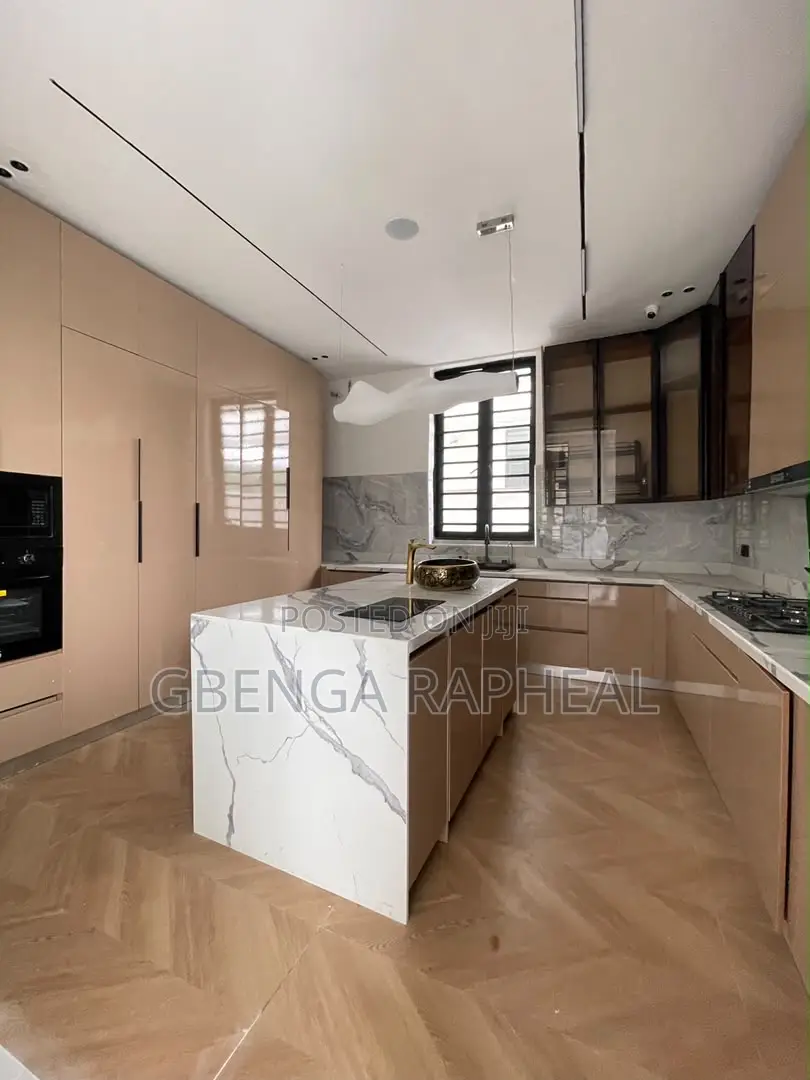 5bdrm House in Lekki for sale