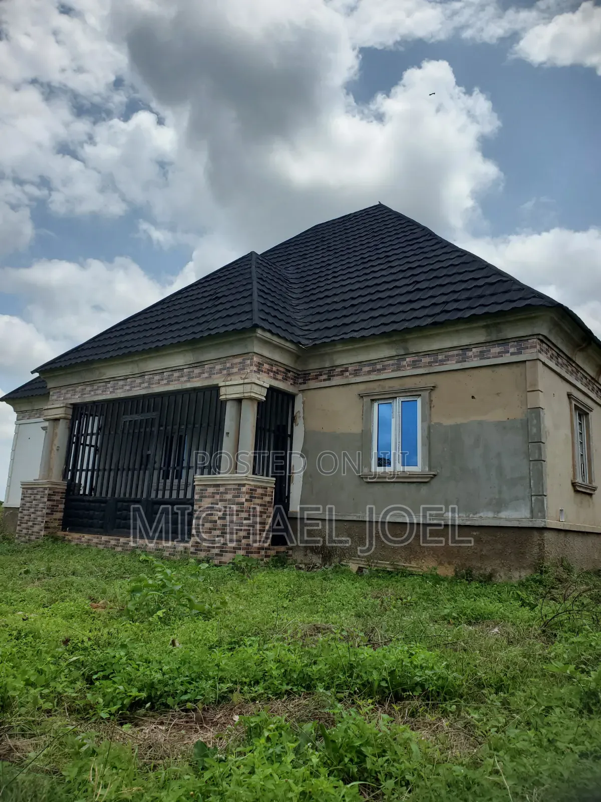4bdrm Bungalow in Auchi for sale