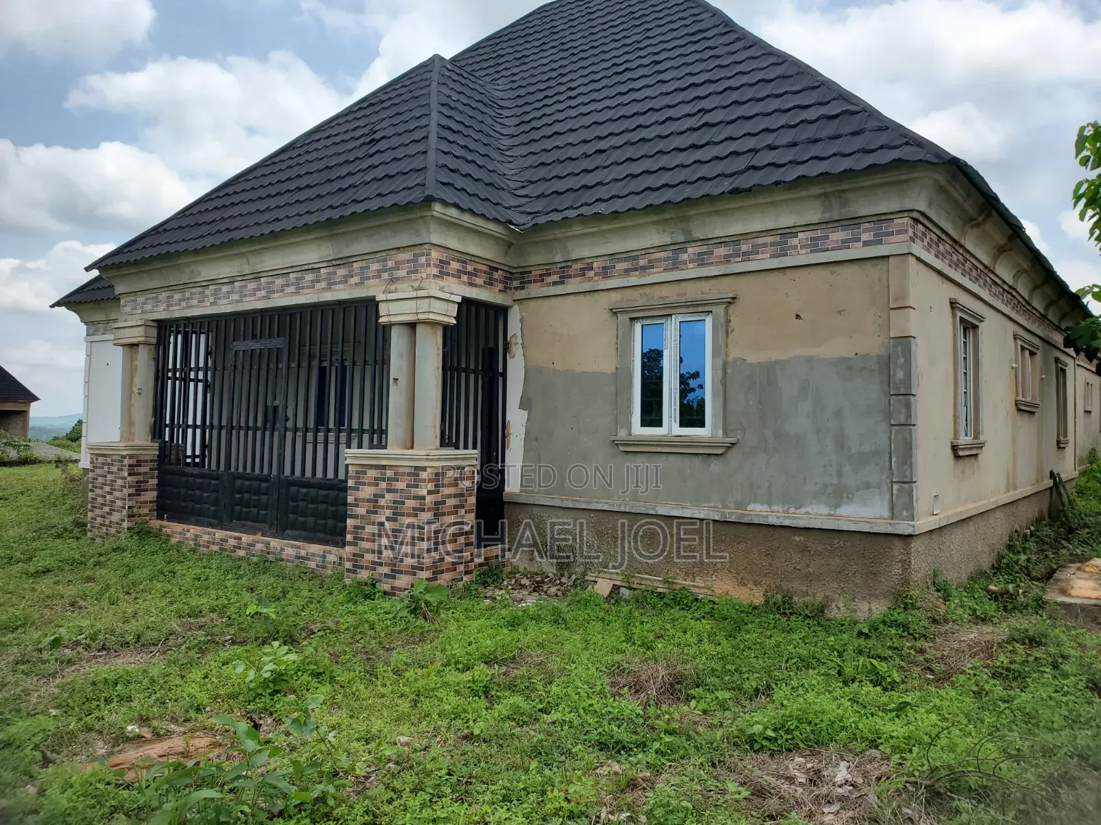 4bdrm Bungalow in Auchi for sale