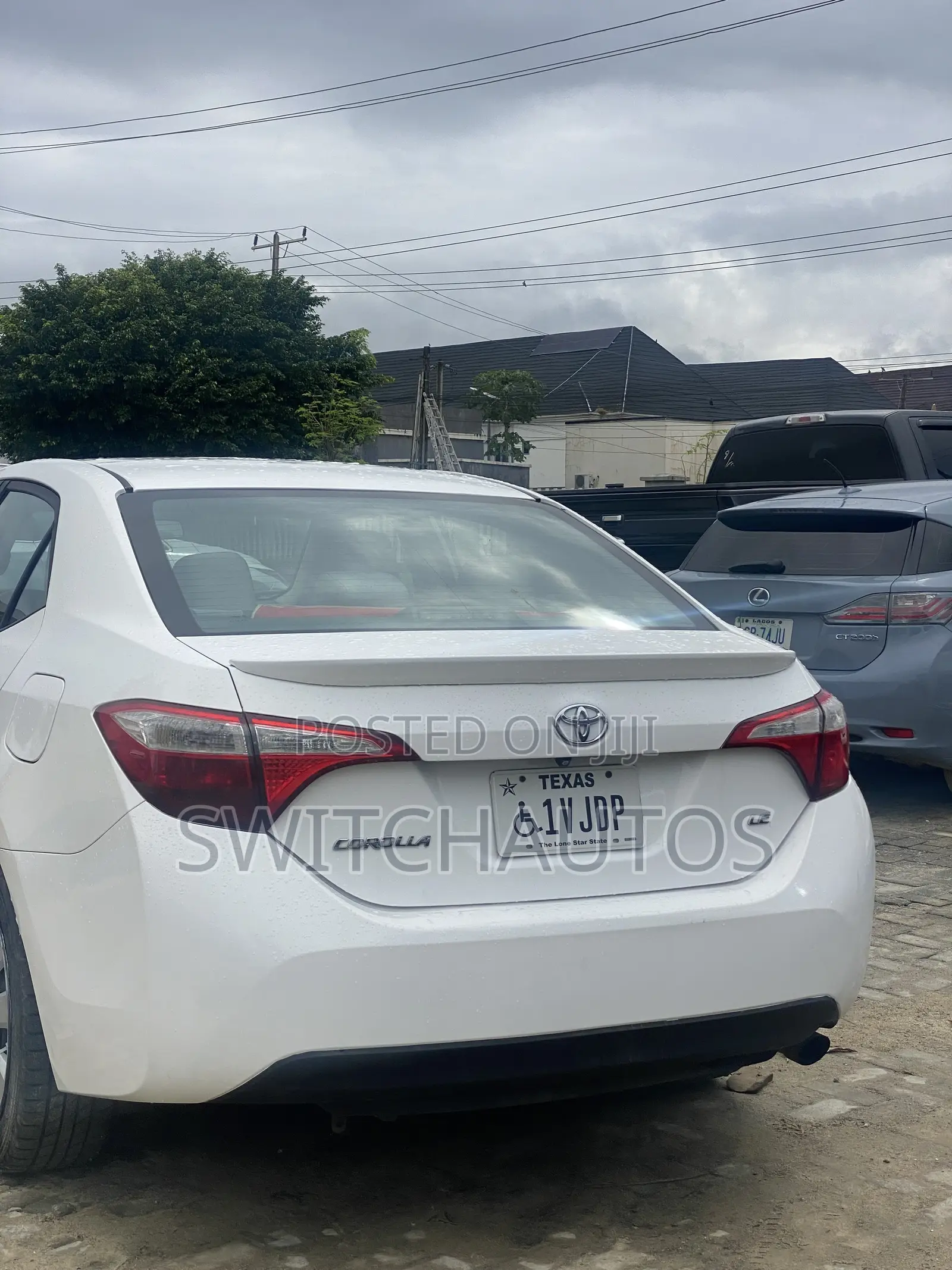 Toyota Corolla LE Premium 4dr Sedan (1.8L 4cyl CVT) 2014 White