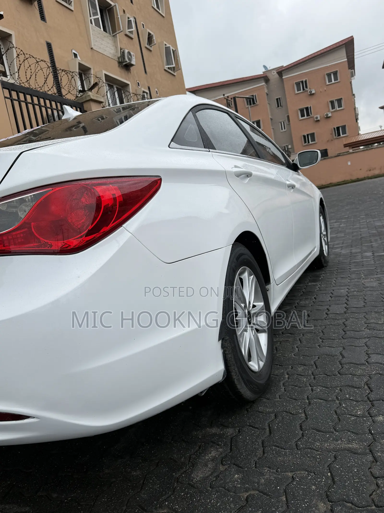 Hyundai Sonata GLS Sedan FWD (2.4L 4cyl 6A) 2012 White
