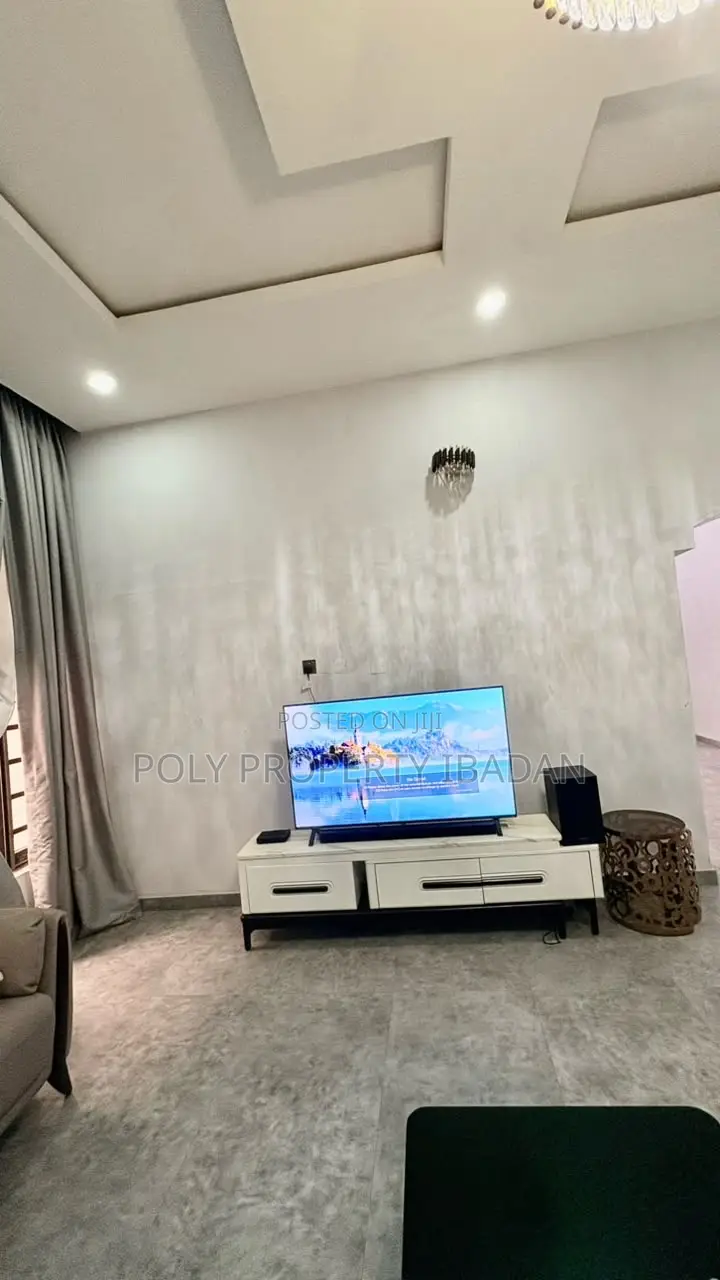 Furnished 3bdrm Apartment in Kolapo Ishola Gra., Akobo for rent