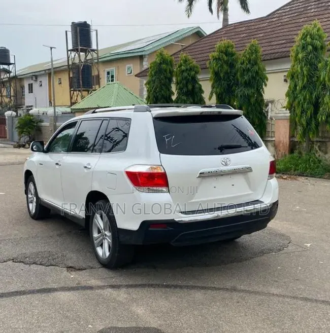 Toyota Highlander Limited 3.5l 4WD 2013 White
