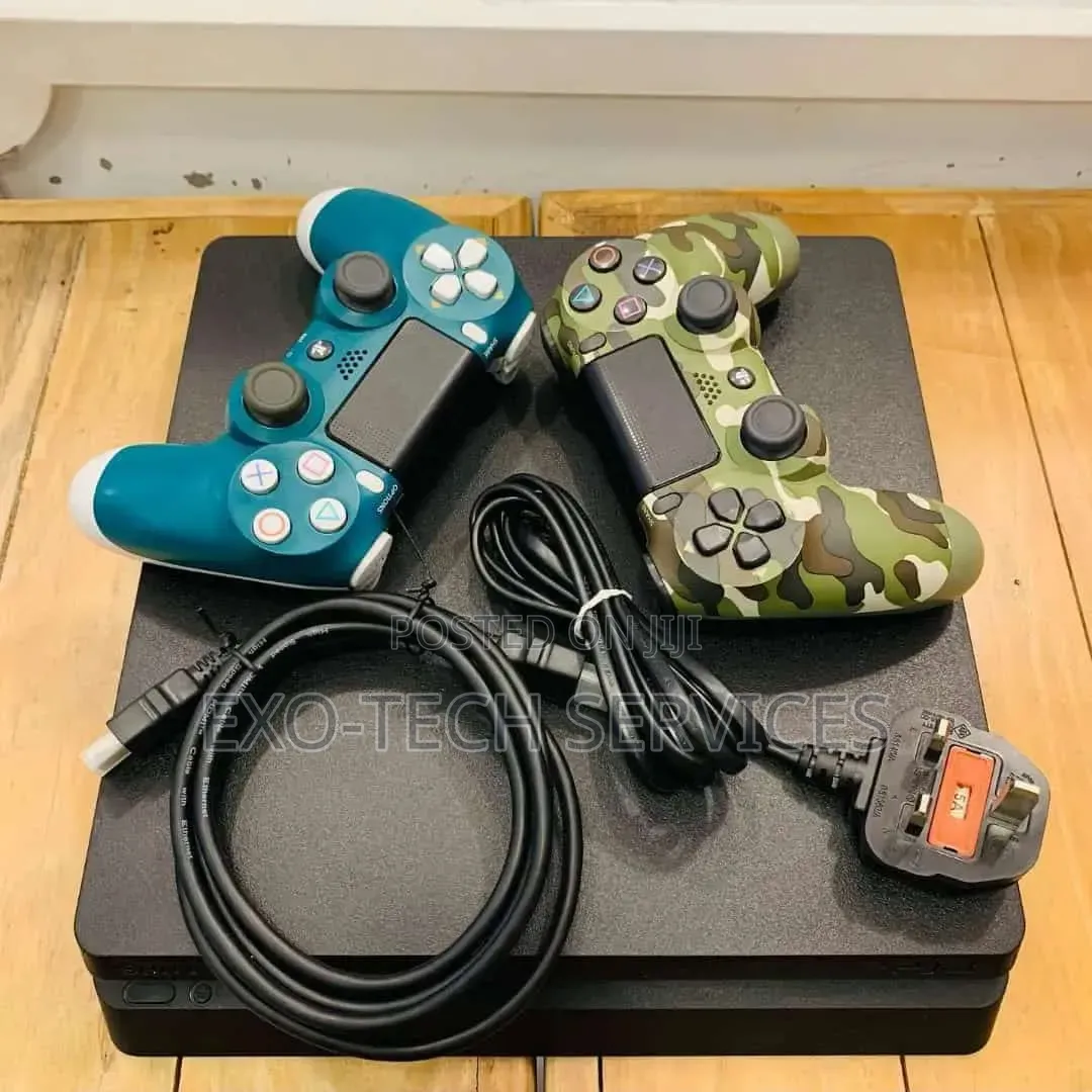 PS4 Slim With 8 Games Pads