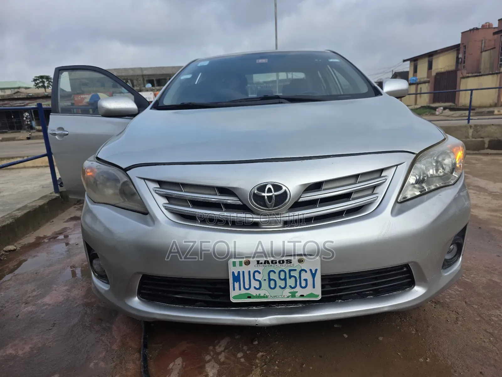 Toyota Corolla LE Special Edition 4dr Sedan (1.8L 4cyl 4A) 2013 Silver