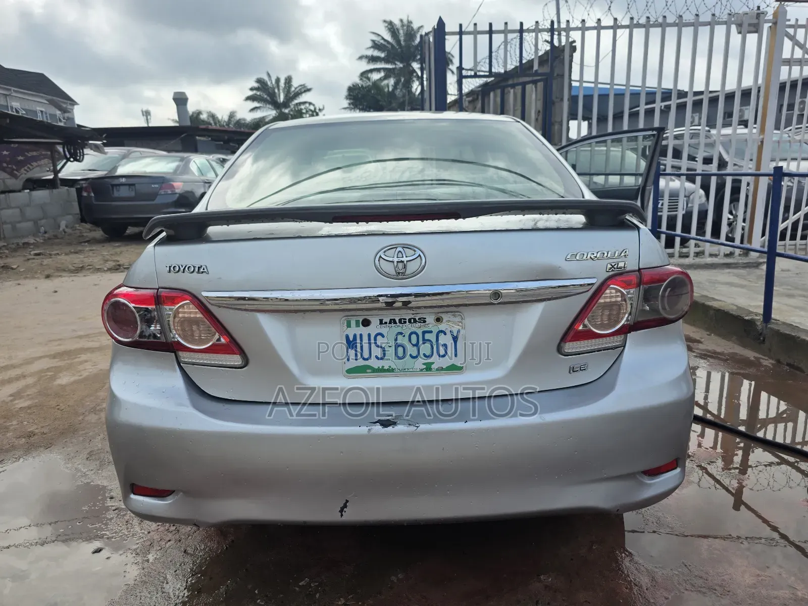Toyota Corolla LE Special Edition 4dr Sedan (1.8L 4cyl 4A) 2013 Silver