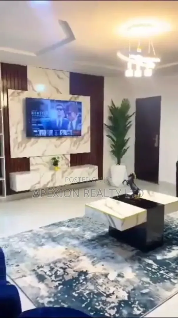 3bdrm Apartment in Opposite Buena Vista, Lagos Island / Lagos Island