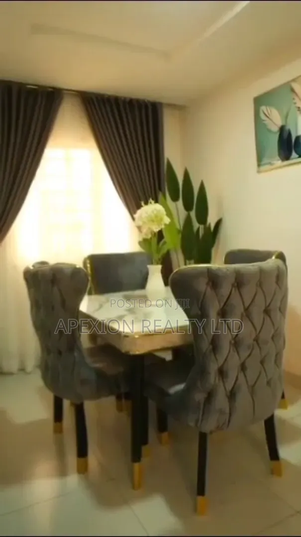 3bdrm Apartment in Opposite Buena Vista, Lagos Island / Lagos Island