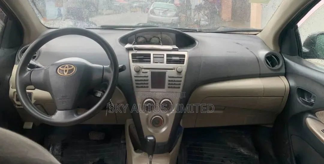 Toyota Yaris 2007 Gray