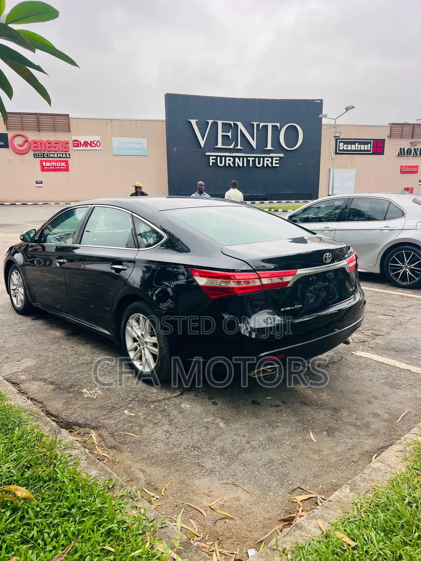 Toyota Avalon XLE Sedar FWD (3.5L 6cyl 6A) 2013 Black