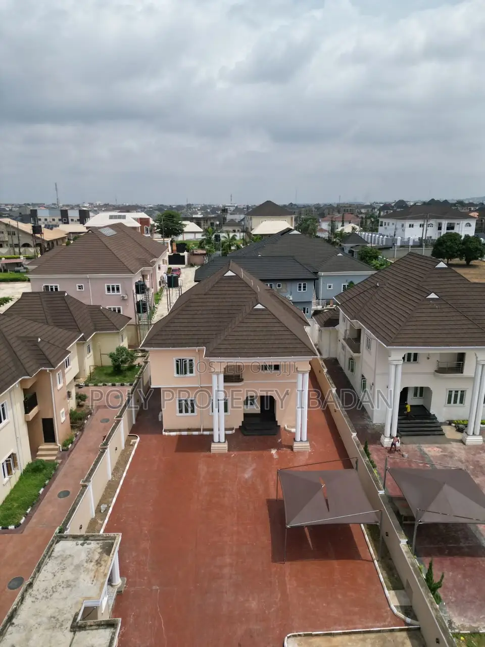 5bdrm Duplex in Kolapo Ishola Gra, Akobo for rent