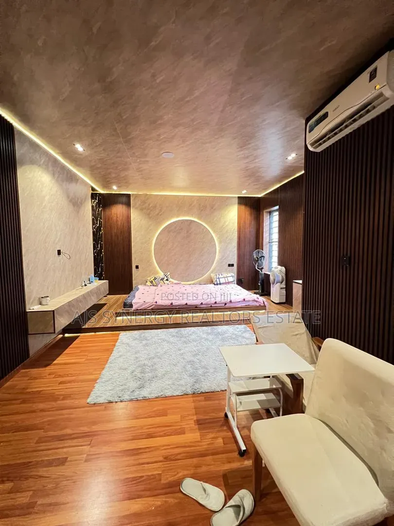 4bdrm Townhouse/Terrace in VGC / Ajah for sale
