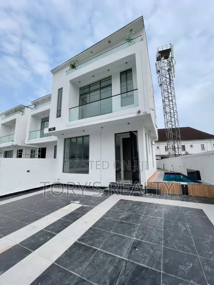 4bdrm Duplex in Chevron for sale