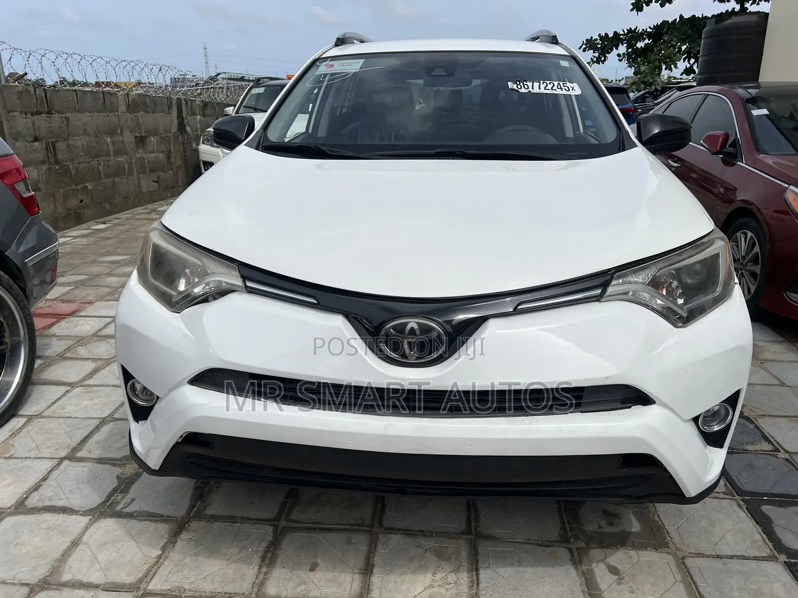 Toyota RAV4 LE 4dr SUV (2.5L 4cyl 6A) 2018 White
