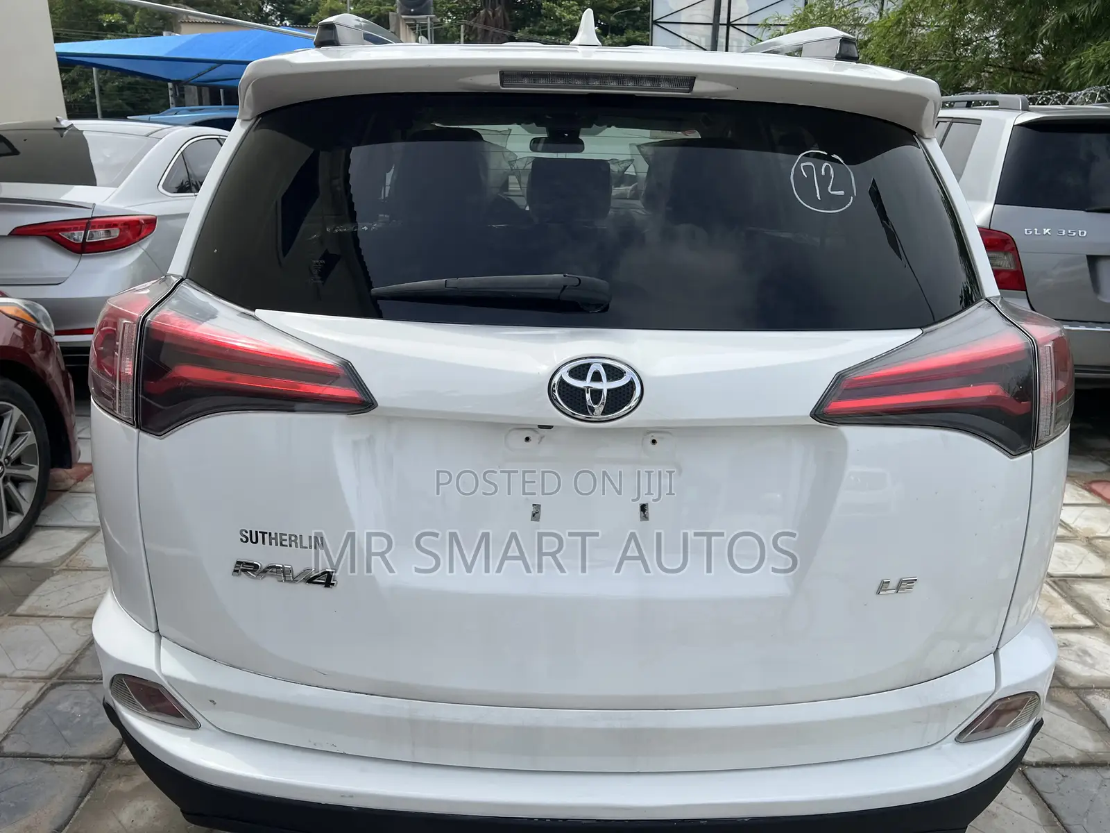 Toyota RAV4 LE 4dr SUV (2.5L 4cyl 6A) 2018 White