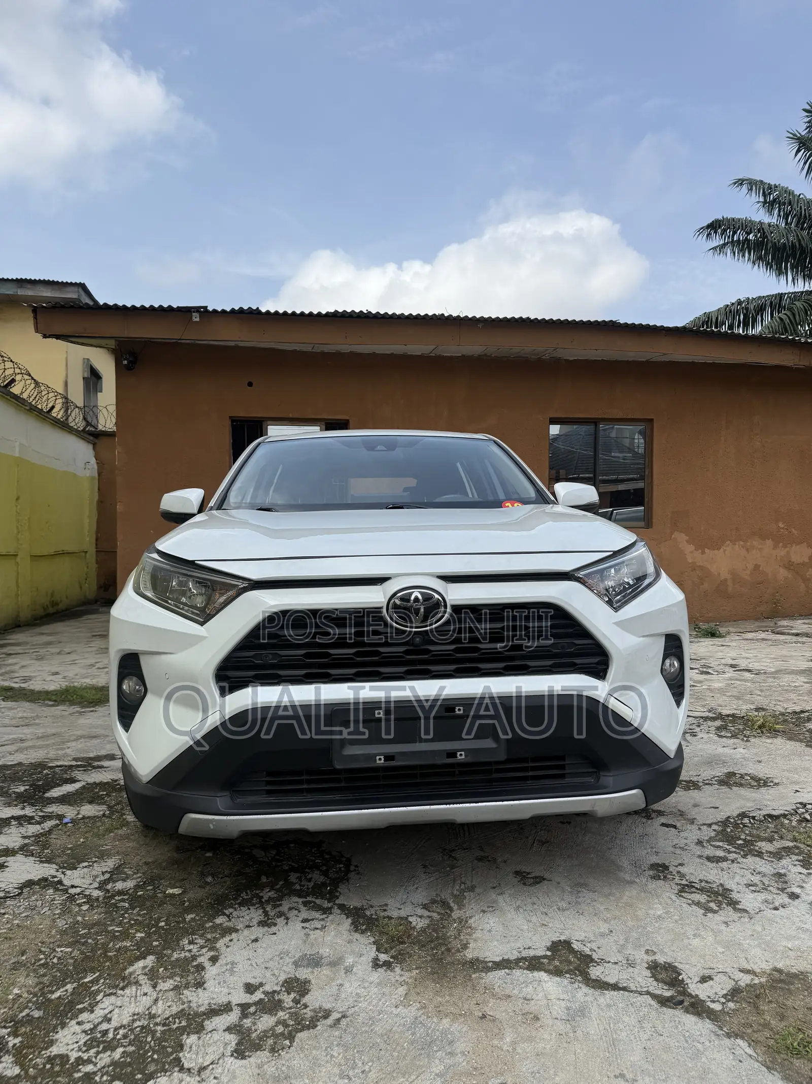 Toyota RAV4 2023 White