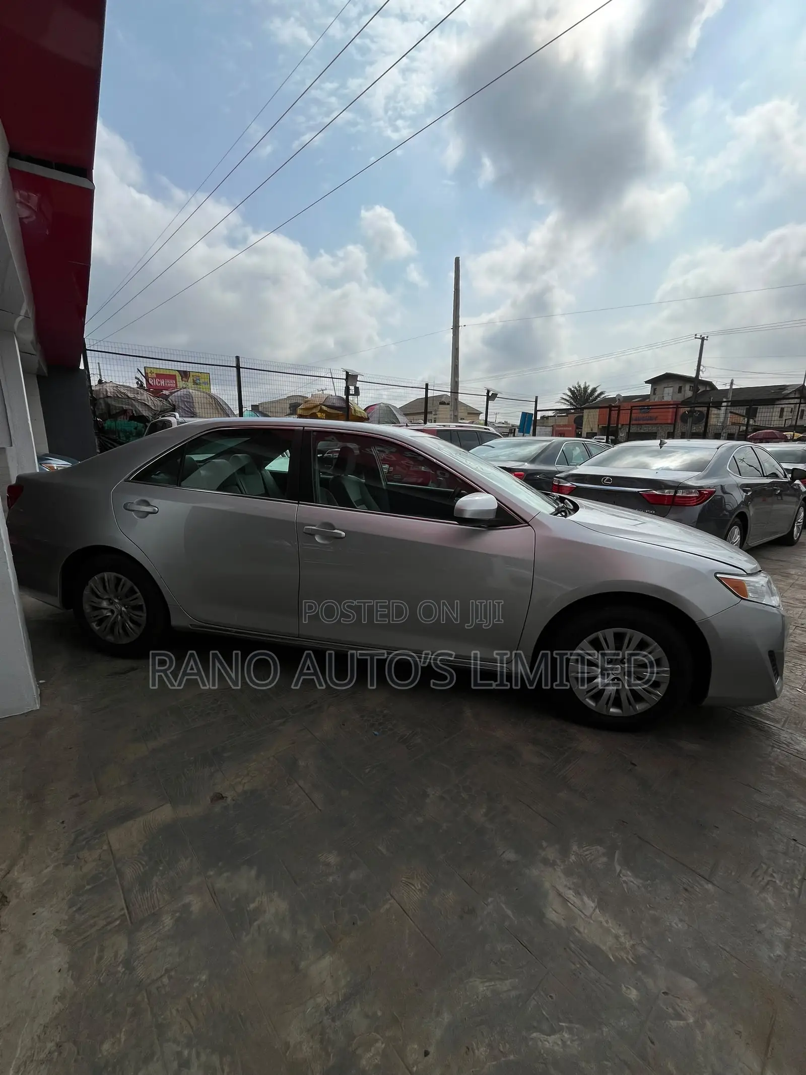 Toyota Camry LE 4dr Sedan (2.5L 4cyl 6A) 2014 Silver