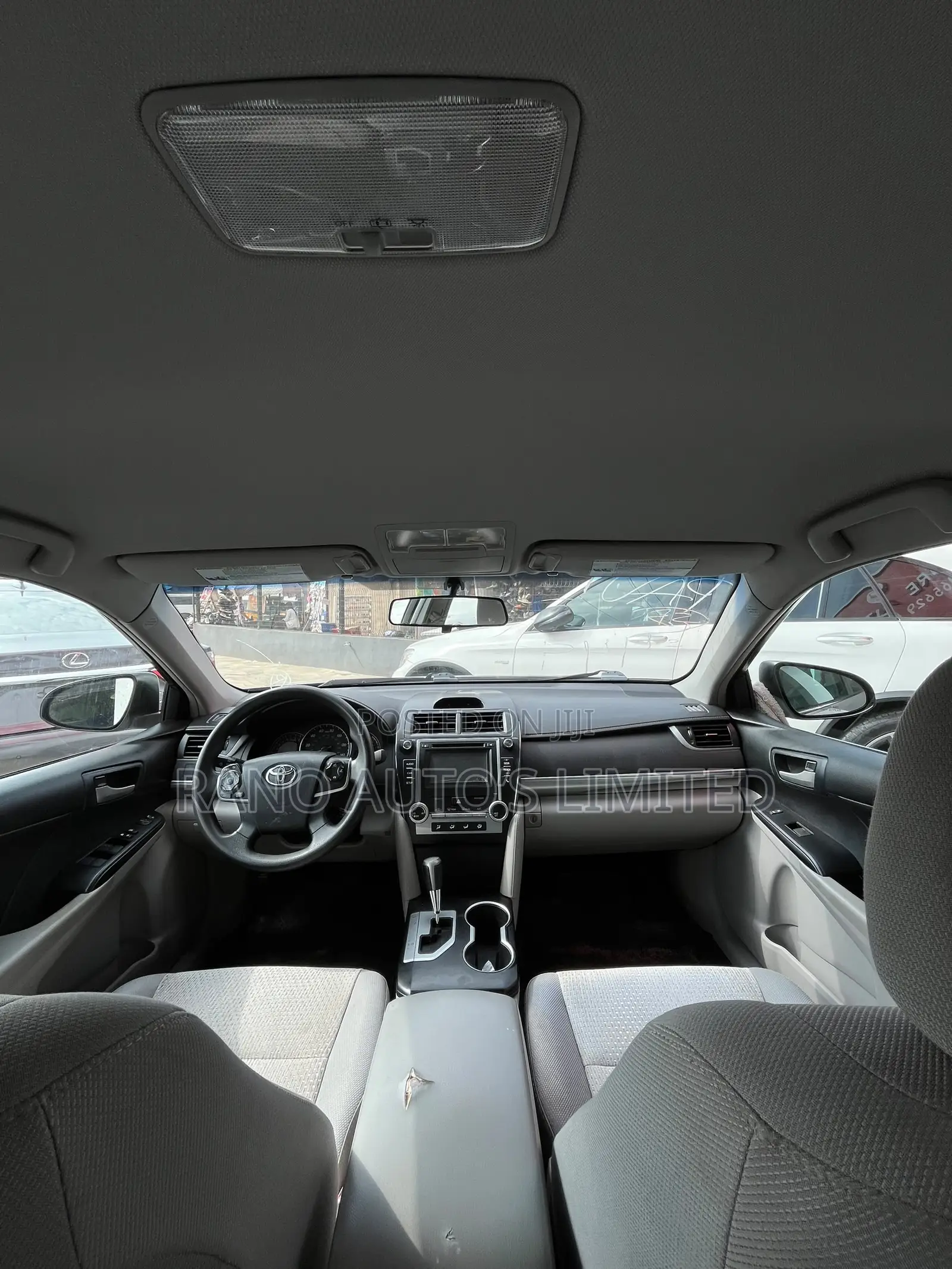 Toyota Camry LE 4dr Sedan (2.5L 4cyl 6A) 2014 Silver