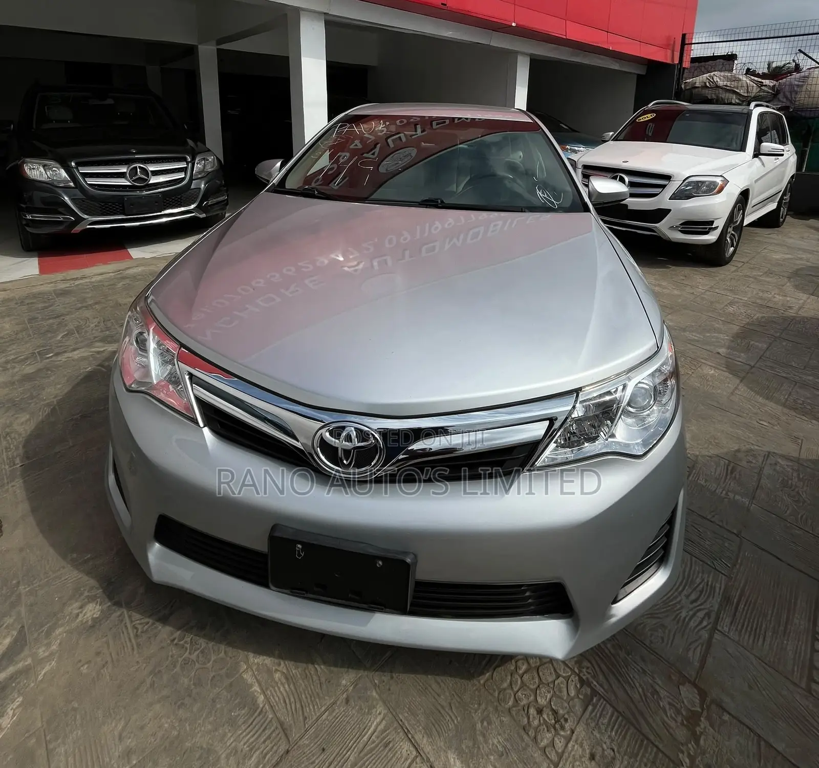 Toyota Camry LE 4dr Sedan (2.5L 4cyl 6A) 2014 Silver