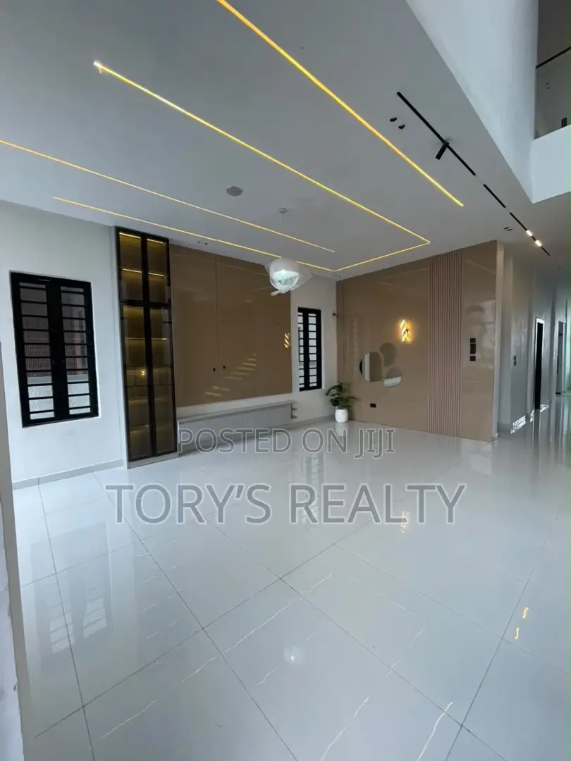 5bdrm Duplex in Ado / Ajah for sale