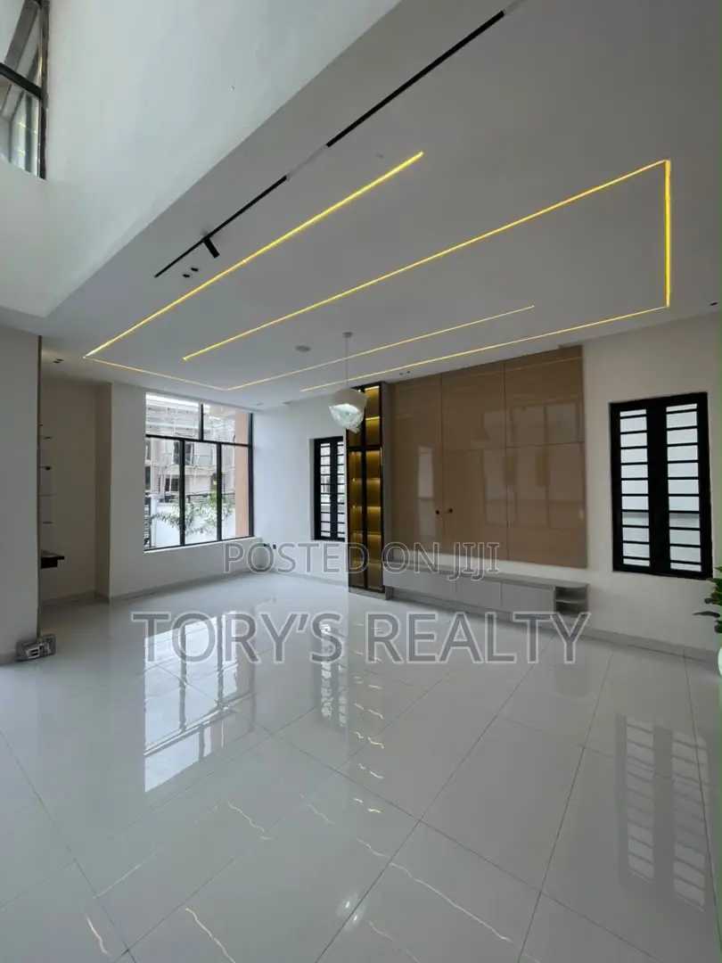 5bdrm Duplex in Ado / Ajah for sale