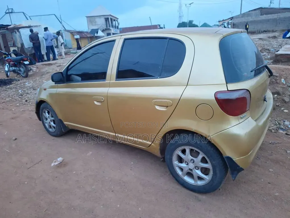 Toyota Yaris 2003 Gold