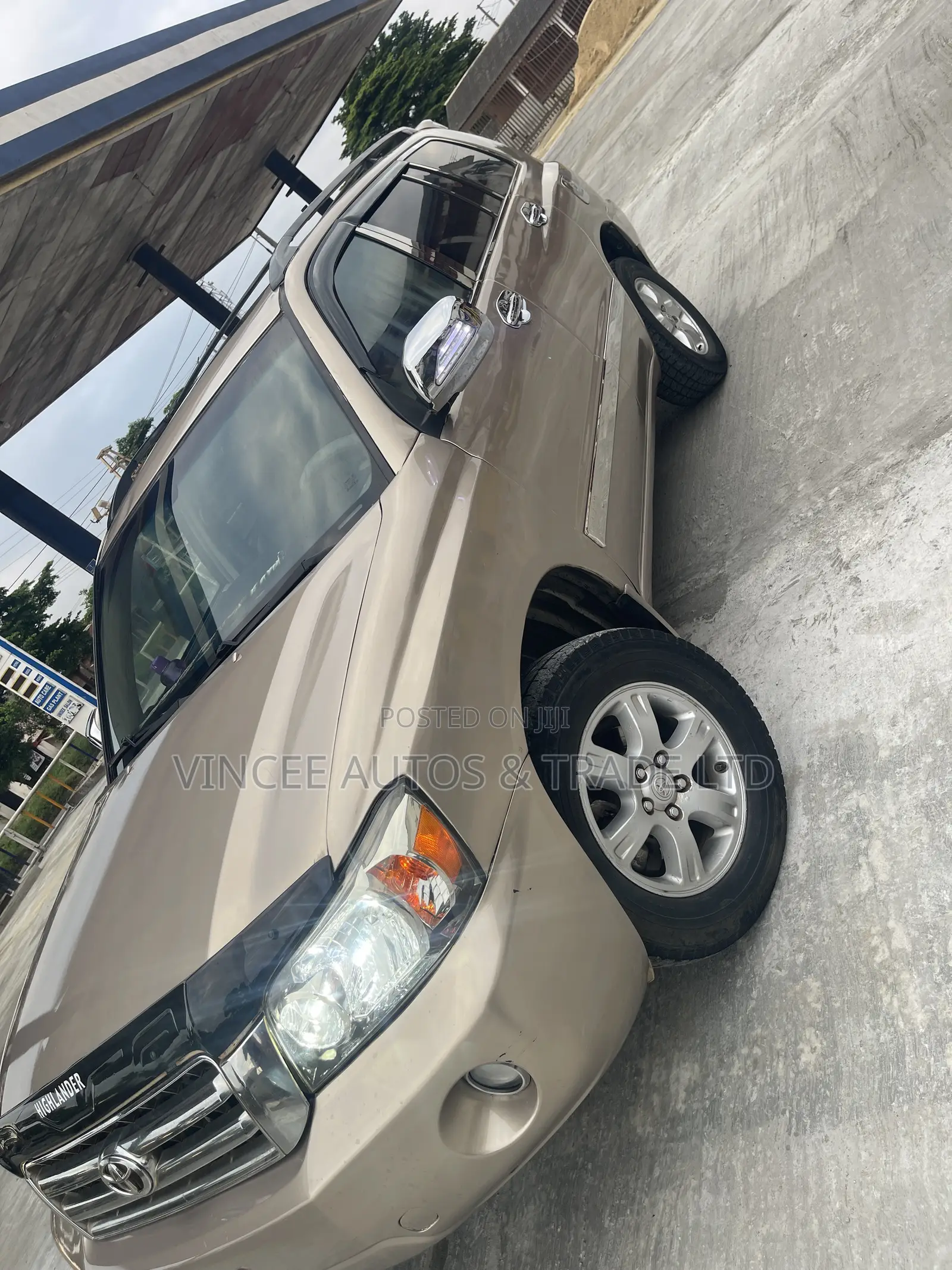 Toyota Highlander Limited V6 2005 Gold